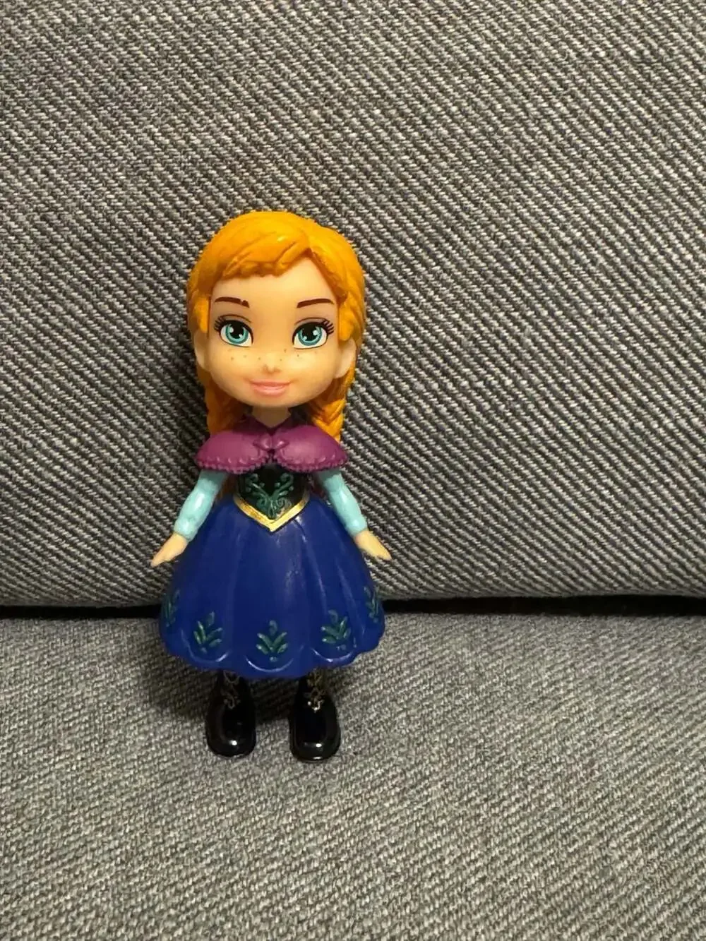 Disney Princess and Frozen Mini Toddler Dolls Rapunzel and Anna 3-Inch Figures